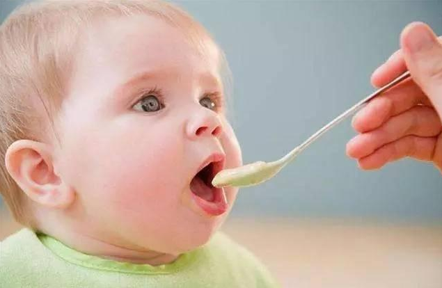 宝宝辅食应该怎么添加 不同月龄宝宝辅食添加的方法