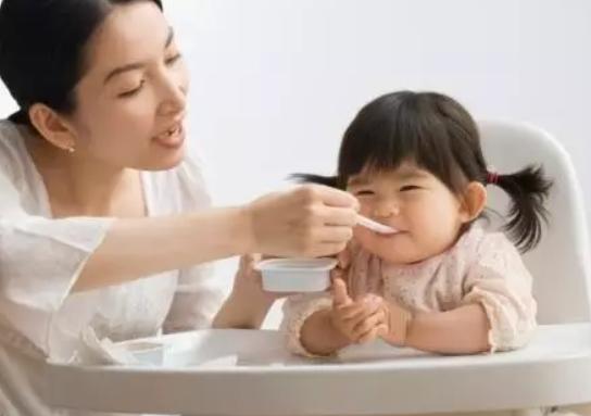 小孩上火能喝凉茶吗 小孩上火喝凉茶要注意什么